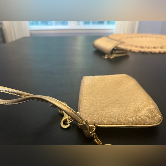 Coach wallet set women like new one has a tiny stain inside see pictures - Picture 16 of 17